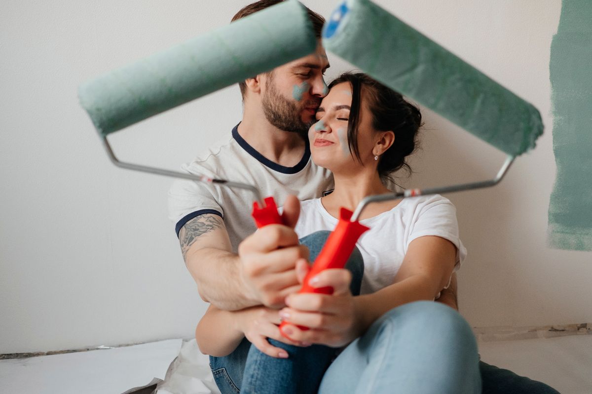 Una habitación acotada en un piso donde sigue viviendo gente